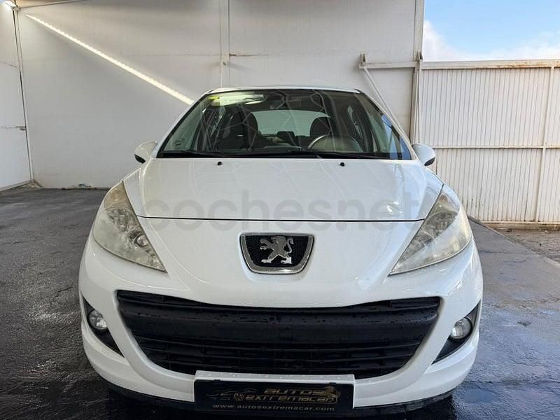 Begagnad Peugeot 207 68 HK (50 kW) 2013 Vit Sedan