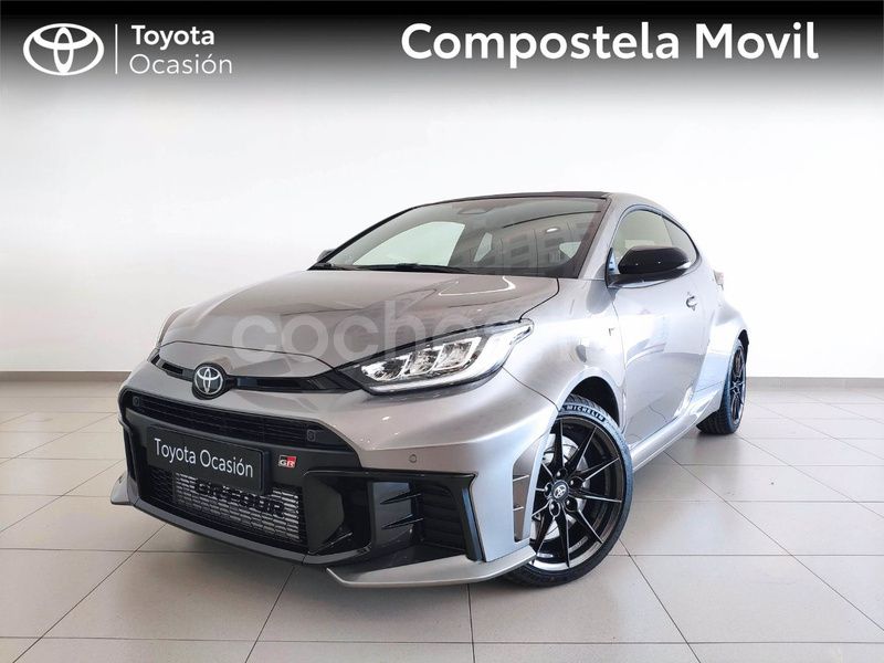 Gris / plata Nuevo 2025 Toyota Yaris Berlina | 52.690 € - Imagen 1/4