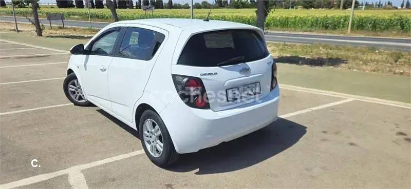 Usado Chevrolet Aveo LT 95 CV (69 kW) 2012 Blanco Berlina