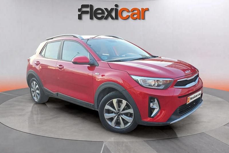 Rojo Usado 2023 Kia Stonic SUV | 12.990 € (Buen precio) - Imagen 1/4