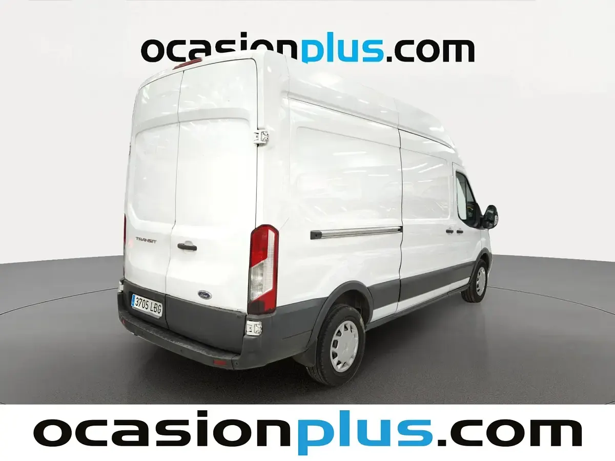 Usado Ford Transit Trend 130 CV (95 kW) 2019 Blanco Familiar