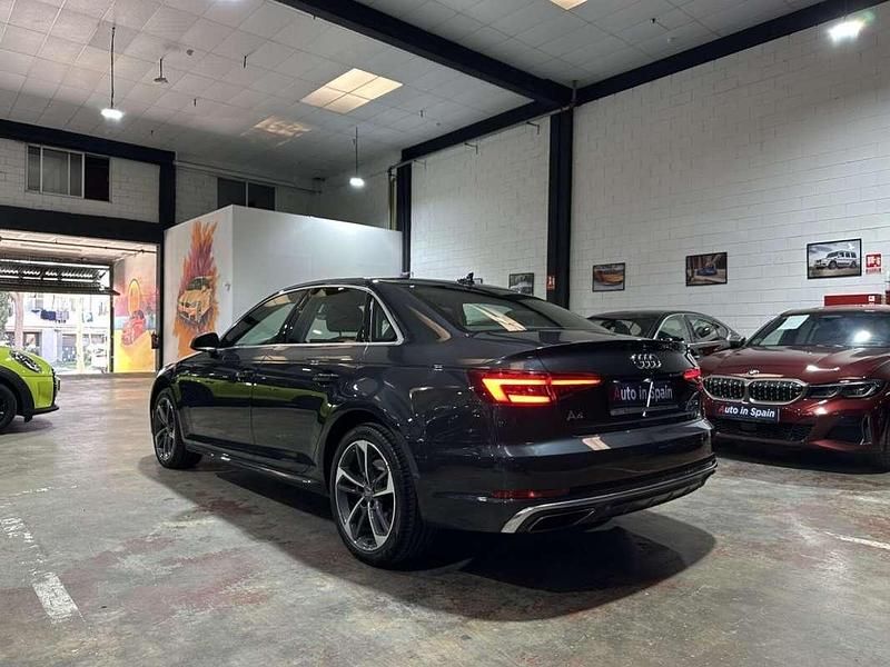 Usado Audi A4 S-Line 150 CV (110 kW) 2019 Gris Berlina