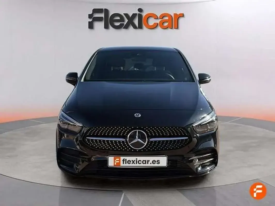 Usado Mercedes B200 150 CV (110 kW) 2023 Negro Utilitario