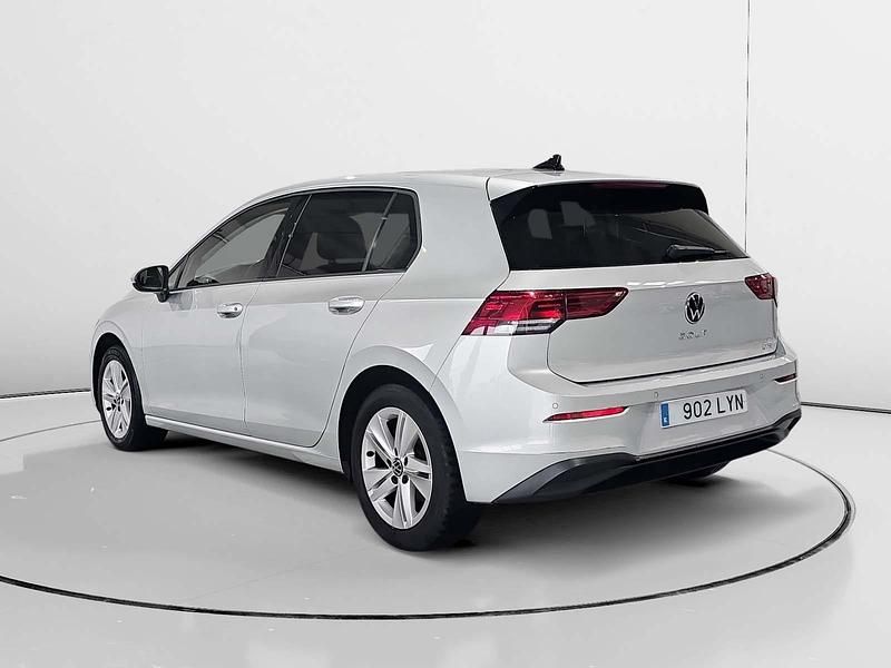 Usado VW Golf VIII Life 111 CV (81 kW) 2022 Gris Utilitario