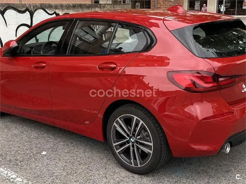 Usado BMW 116 Executive 116 CV (85 kW) 2021 Rojo Utilitario