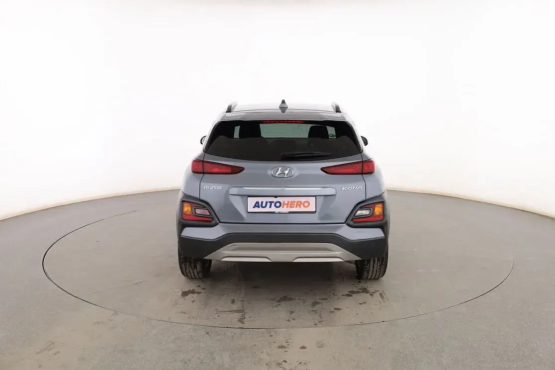 Usado Hyundai Kona 120 CV (88 kW) 2018 Gris SUV