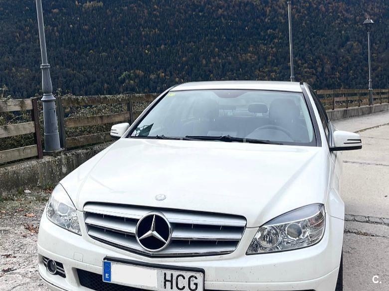 Blanco Usado 2011 Mercedes C220 Avantgarde Berlina | 16.900 € - Imagen 1/4