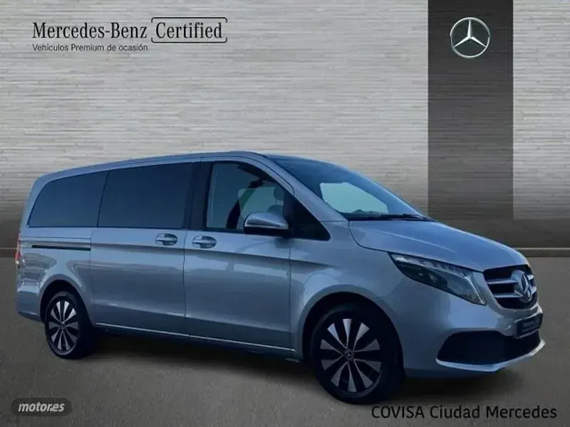 Usado Mercedes E250 190 CV (139 kW) 2023 Gris / plateado Monovolumen