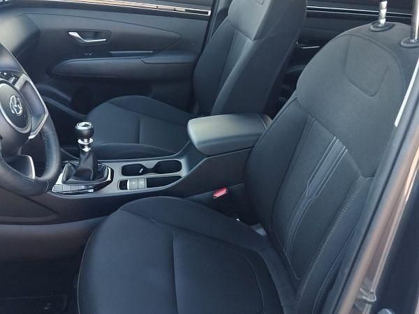 Usado Hyundai Tucson 115 CV (84 kW) 2022 Gris / plata SUV