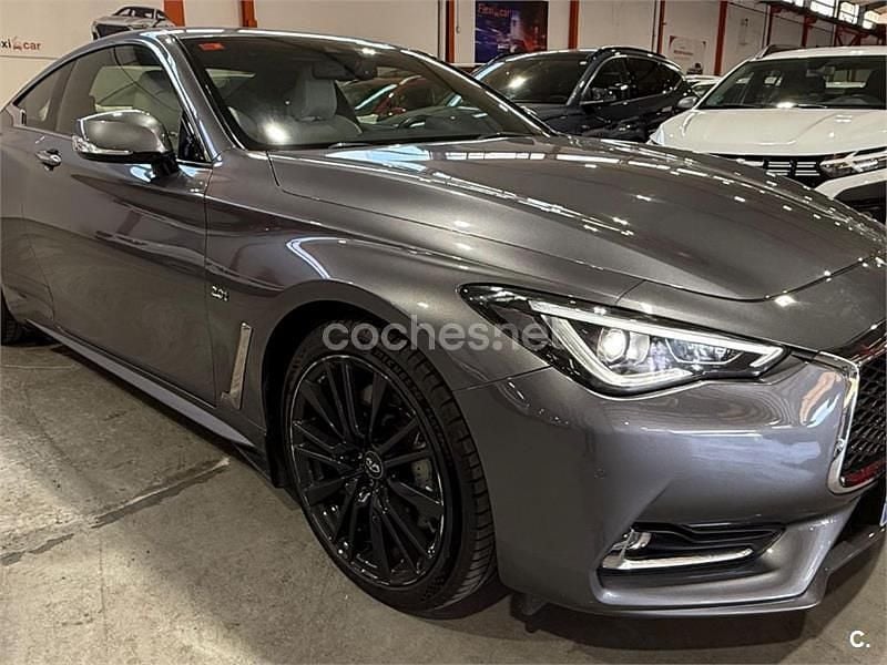 Usado Infiniti Q60 Premium 211 CV (155 kW) 2017 Gris / plata Coupe