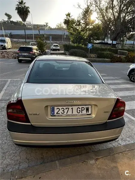 Usado Volvo S80 140 CV (102 kW) 2000 Gris / plata Berlina