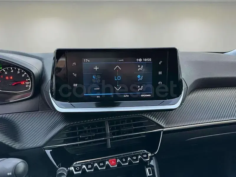 Usado Peugeot 2008 Active 100 CV (73 kW) 2020 Blanco SUV
