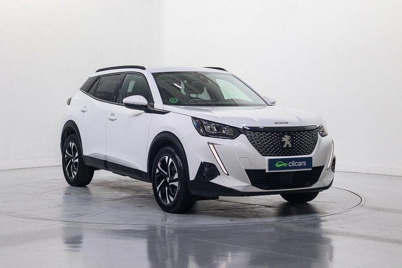 Usado Peugeot 2008 Allure 130 CV (95 kW) 2021 Blanco SUV