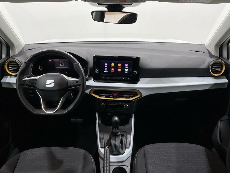 Usado Seat Arona Style 115 CV (84 kW) 2025 Blanco SUV