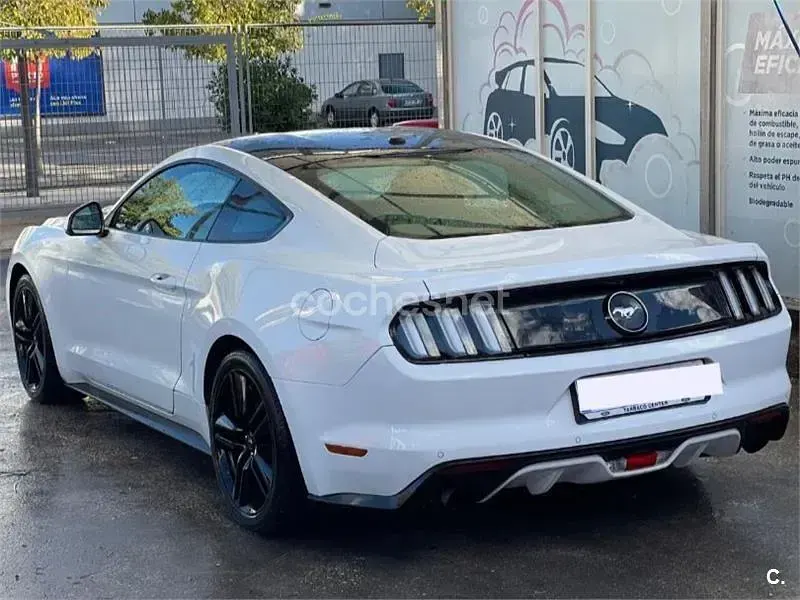 Usado Ford Mustang 314 CV (230 kW) 2016 Blanco Coupe