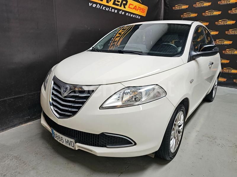 Usado Lancia Ypsilon Gold 69 CV (50 kW) 2014 Blanco Utilitario