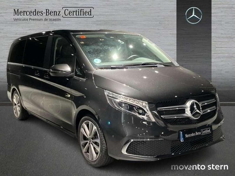 Usado Mercedes V300 Avantgarde 239 CV (175 kW) 2019 Gris Monovolumen