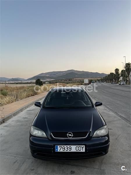Azul Usado 2003 Opel Astra Edition Berlina | 4500 € - Imagen 1/4