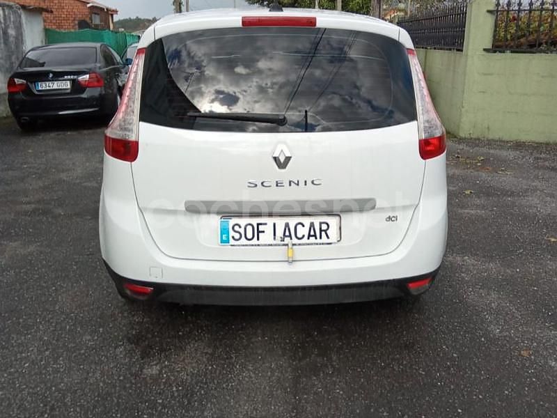 Usado Renault Scénic III Dynamique 110 CV (80 kW) 2012 Blanco Monovolumen