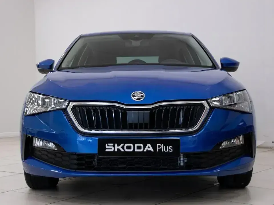 Usado Skoda Scala Ambition 95 CV (69 kW) 2023 Azul Utilitario