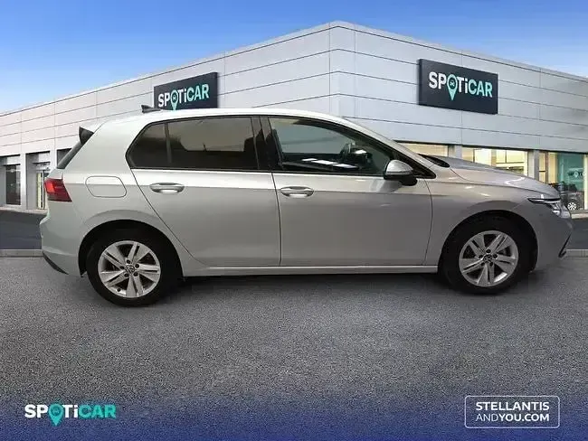 Usado VW Golf VII Life 115 CV (84 kW) 2021 Gris Utilitario