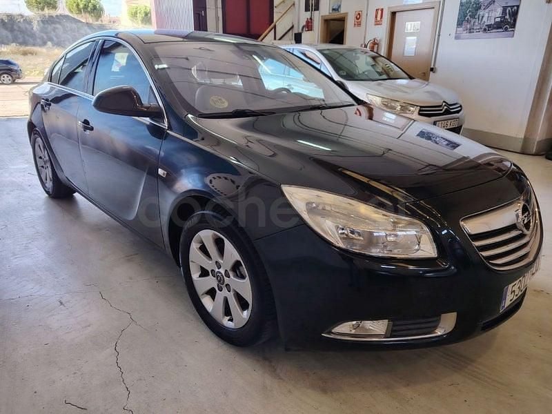 Usado Opel Insignia Edition 130 CV (95 kW) 2010 Gris / plata Berlina