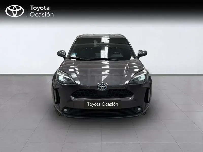 Usado Toyota Yaris Cross Active 116 CV (85 kW) 2022 Gris / plata SUV