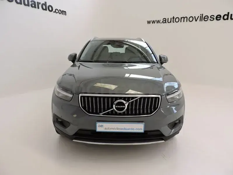 Usado Volvo XC40 Inscription 211 CV (155 kW) 2021 Gris / plata SUV