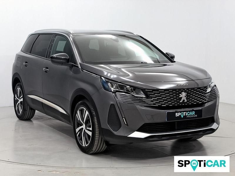 Usado Peugeot 5008 Allure 131 CV (96 kW) 2024 Gris SUV