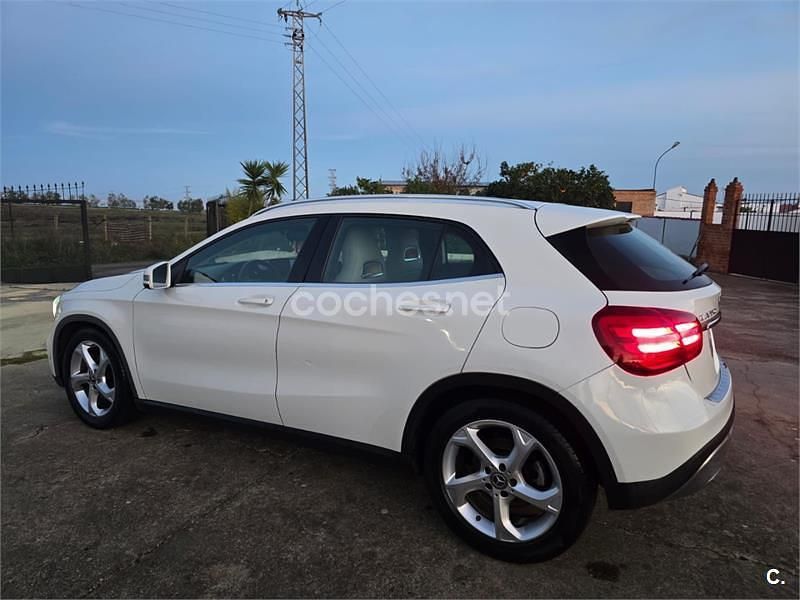 Usado Mercedes GLA220 177 CV (130 kW) 2017 Blanco SUV