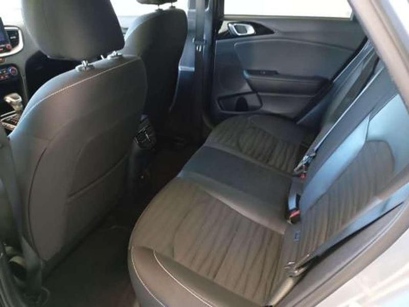 Usado Kia ProCeed GT-Line 160 CV (117 kW) 2023 Gris Familiar