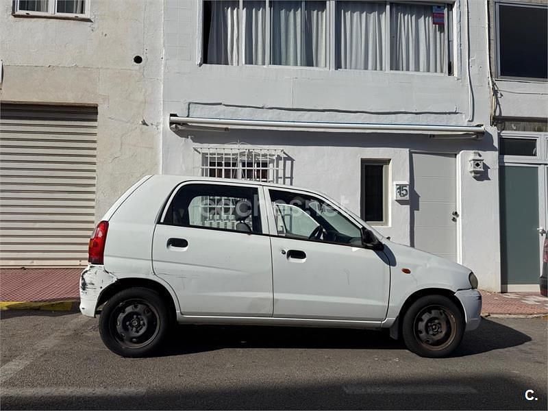 Blanco Usado 2004 Suzuki Alto Utilitario | 2000 € - Imagen 1/1