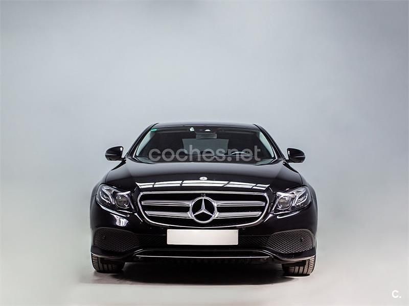 Usado Mercedes E220 194 CV (142 kW) 2016 Negro Berlina