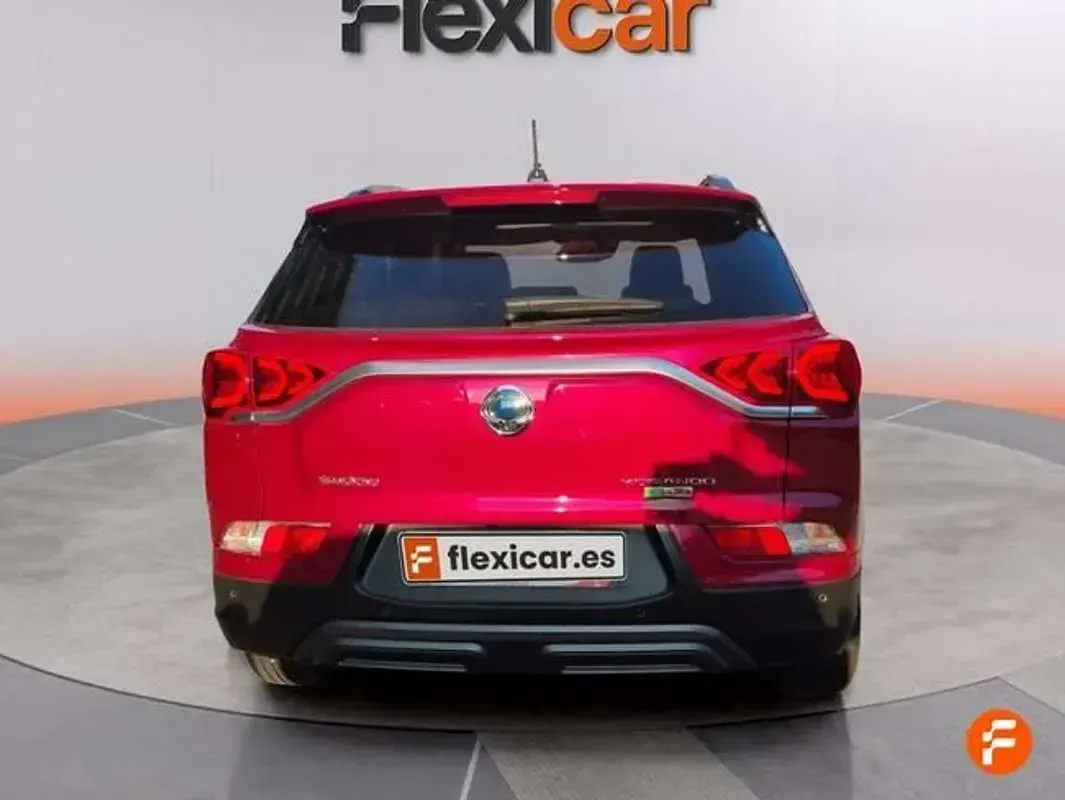 Usado SsangYong Korando 148 CV (108 kW) 2024 Burdeos SUV