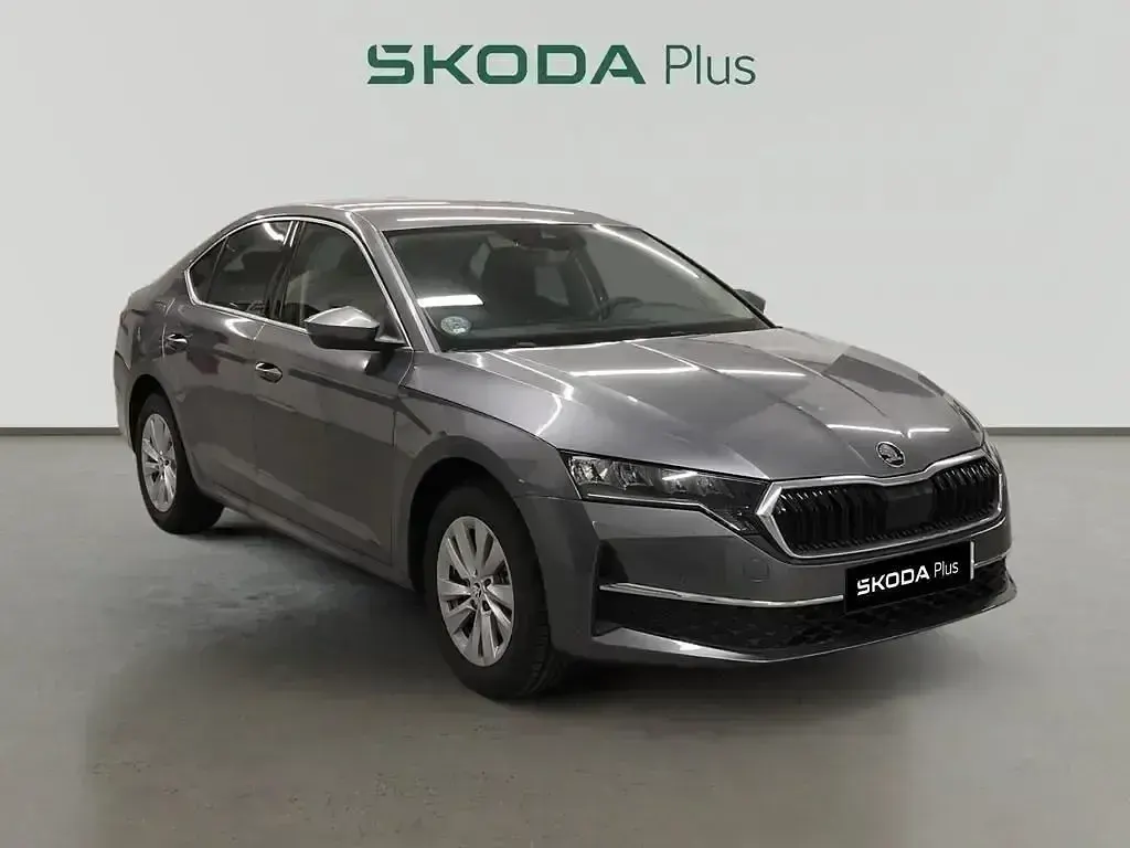 Usado Skoda Octavia Selection 150 HP (110 kW) 2025 Cinzento Sedan