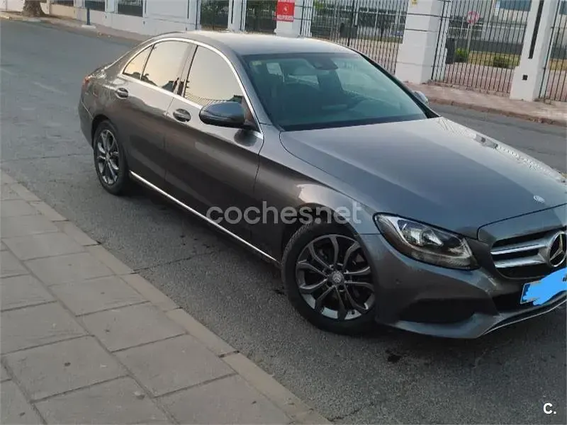Usado Mercedes C200 Avantgarde 136 CV (100 kW) 2017 Gris / plata Berlina