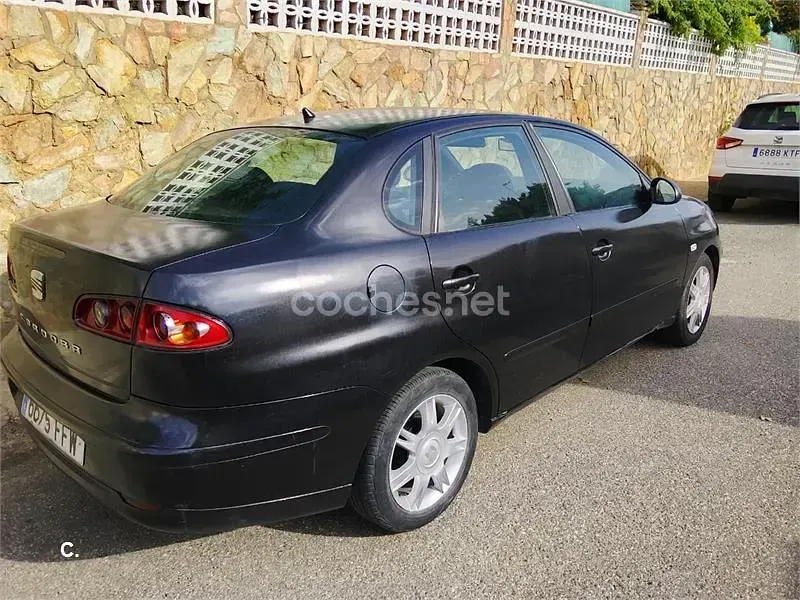 Usado Seat Cordoba 70 CV (51 kW) 2006 Negro Berlina