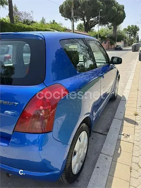 Usado Suzuki Swift GLX 92 CV (67 kW) 2006 Azul Utilitario