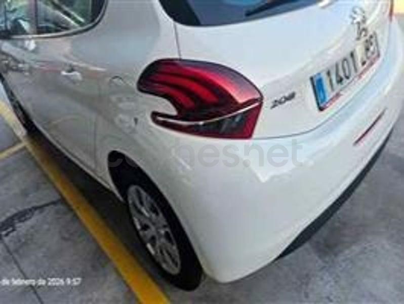 Usado Peugeot 208 Active 100 CV (73 kW) 2019 Blanco Utilitario