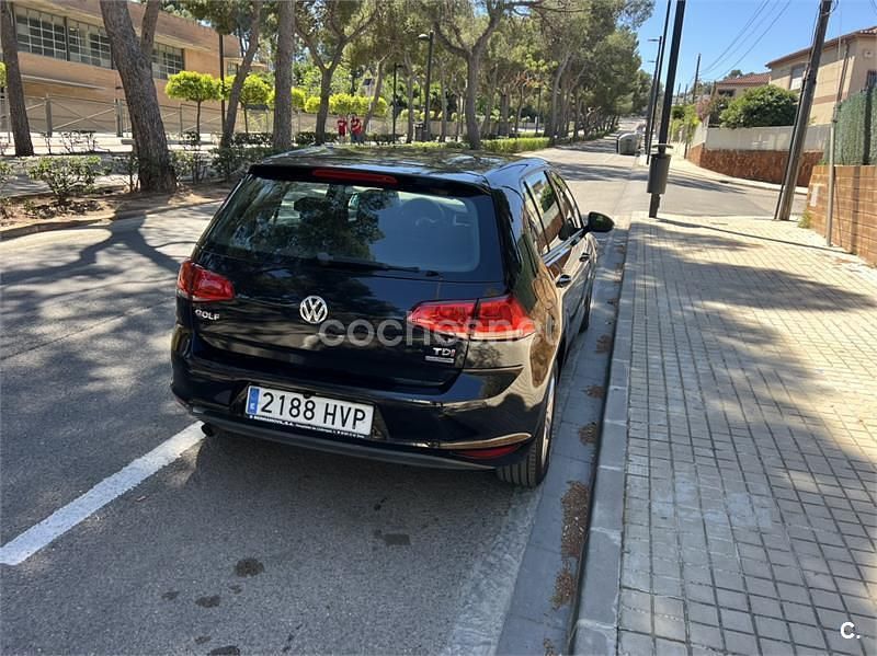 Usado VW Golf VII Advance 105 CV (77 kW) 2014 Negro Berlina