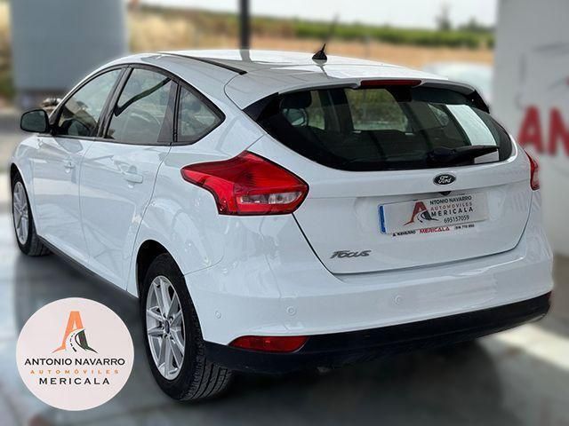 Usado Ford Focus ST-Line 120 CV (88 kW) 2017 Blanco Berlina