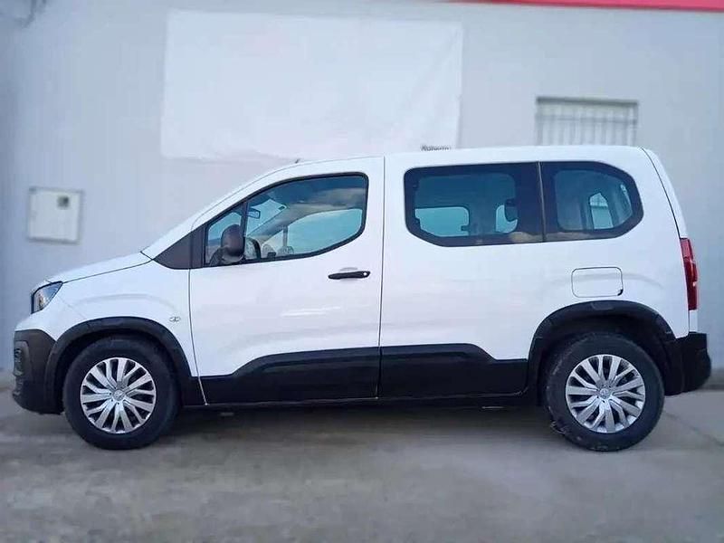 Usado Peugeot Rifter Active 102 CV (75 kW) 2019 Blanco Monovolumen