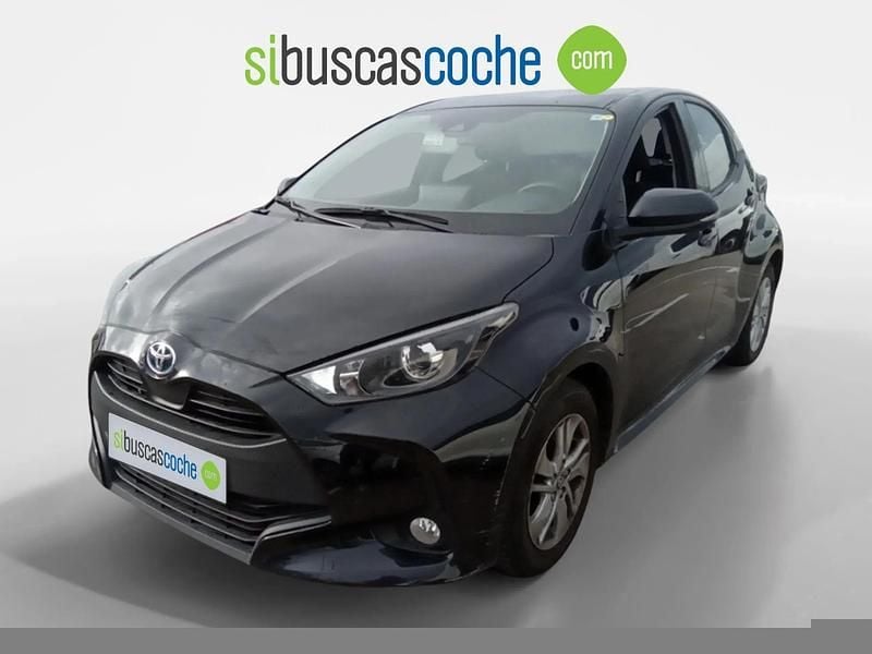 Usado Toyota Yaris Hybrid Business Edition 116 CV (85 kW) 2021 Gris/plata