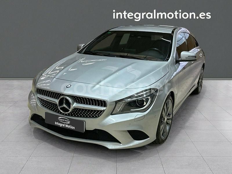 Gris Usado 2015 Mercedes CLA200 Shooting Brake Familiar | 18.990 € (Un poco caro) - Imagen 1/4