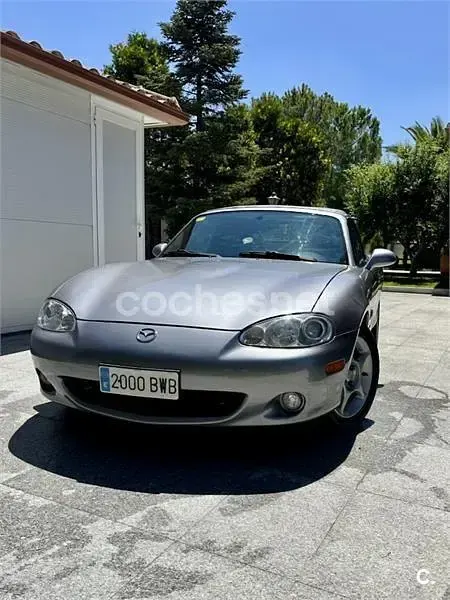 Usado Mazda MX5 146 CV (107 kW) 2002 Gris / plata Descapotable
