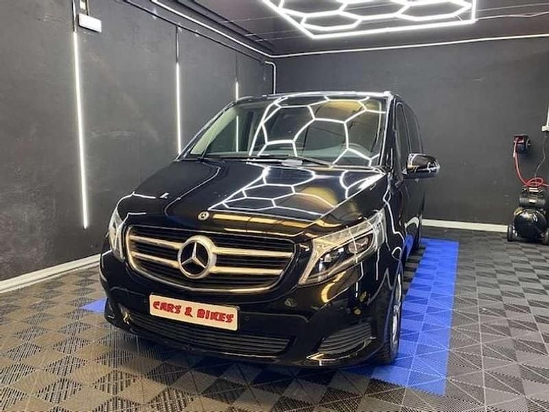 Usado Mercedes V220 Elegance 2019 Negro Monovolumen