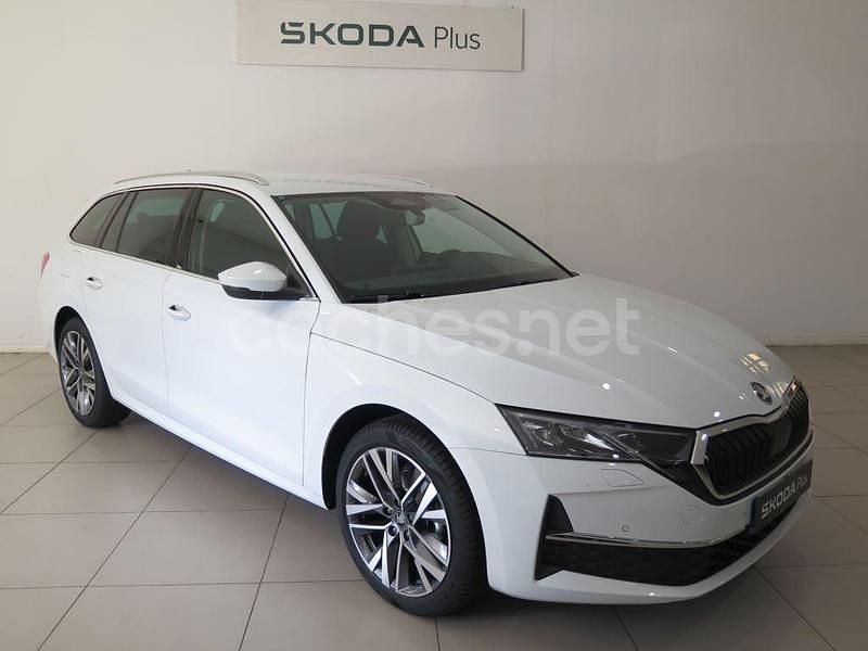 Blanco Usado 2025 Skoda Octavia Familiar | 35.100 € (Caro) - Imagen 1/4
