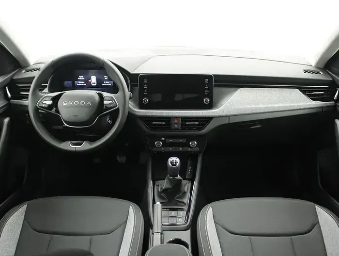 Usado Skoda Scala Selection 115 CV (84 kW) 2025 Negro Utilitario