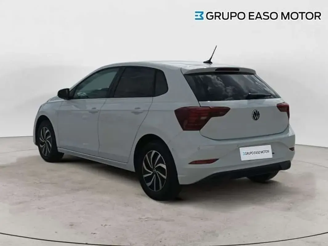 Usado VW Polo Life 95 CV (69 kW) 2023 Blanco Utilitario