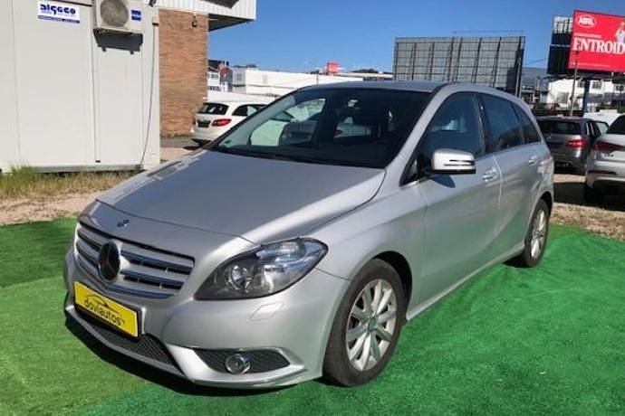 Usado Mercedes B180 122 CV (89 kW) 2014 Monovolumen